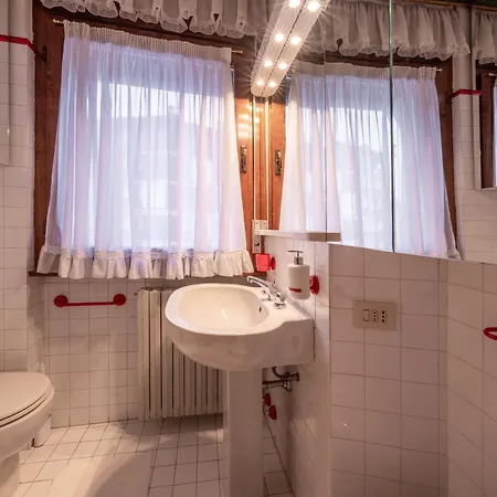 Cortina Center Alpine With Private Garage Appartement *