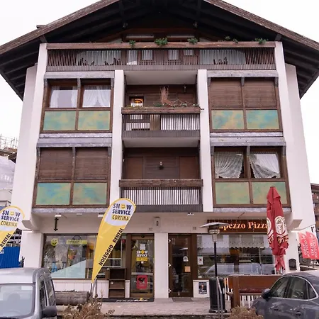 Cortina Center Alpine With Private Garage Apartmán